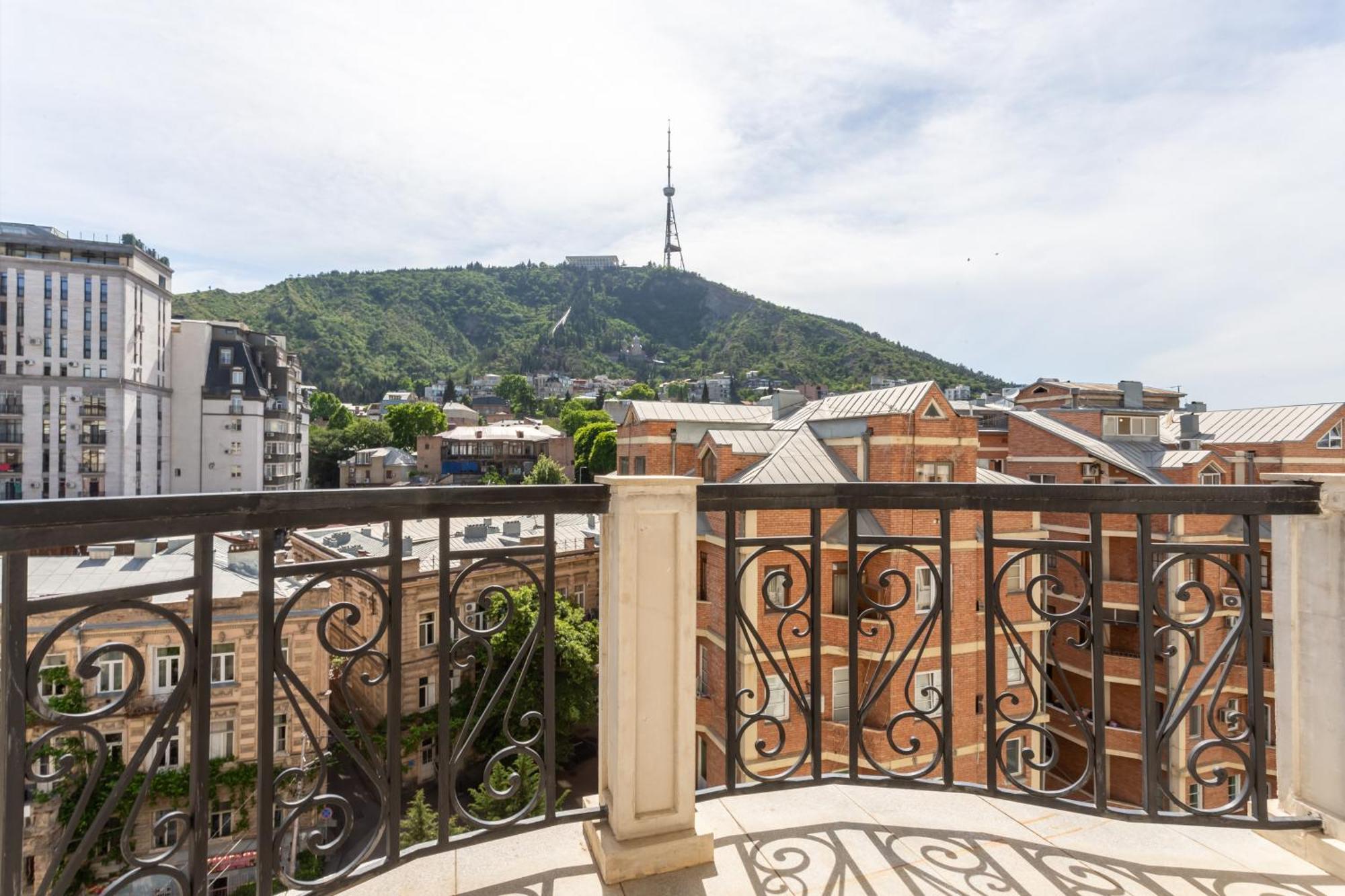 Harmony Place L Tbilisi Exteriör bild